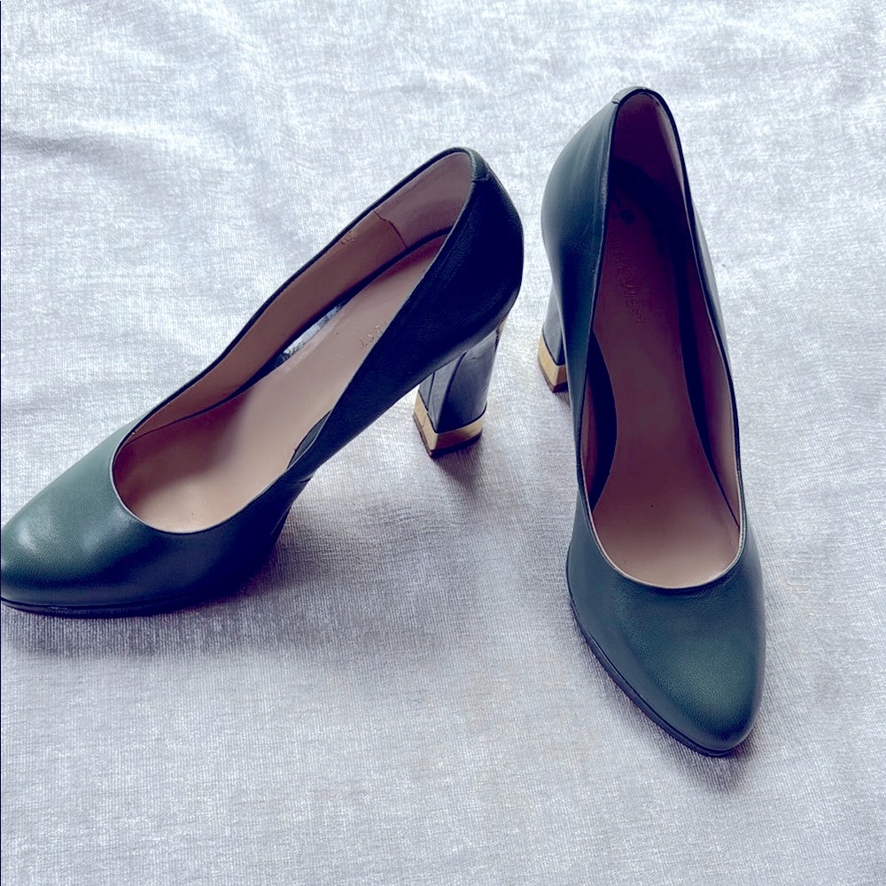 Nine West Green Heels with Gold Accents